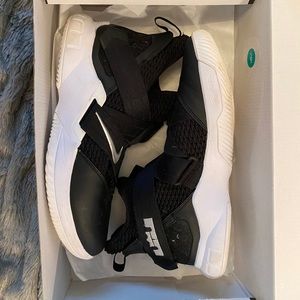 LEBRON SOLDIER XII IN BOX